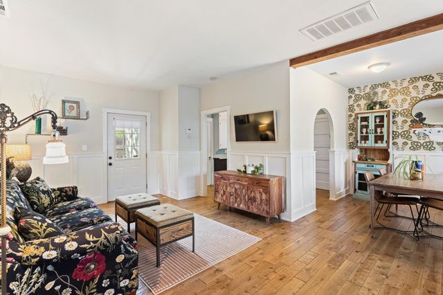 2410 41st St, Sacramento, CA 95817