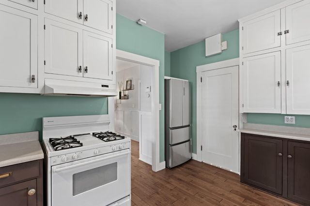 2410 41st St, Sacramento, CA 95817