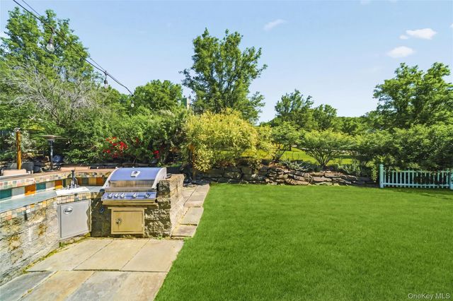 2 Elgin Court, Highland Mills, NY 10930