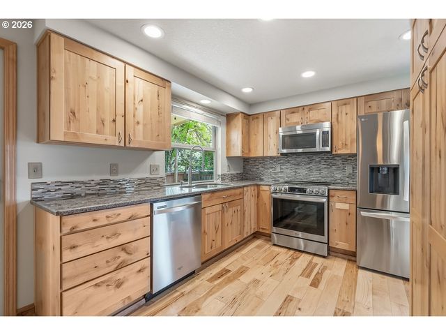 1214 Sw 213TH Ave, Beaverton, OR 97003