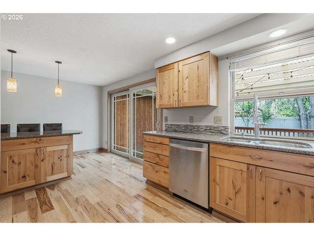 1214 Sw 213TH Ave, Beaverton, OR 97003