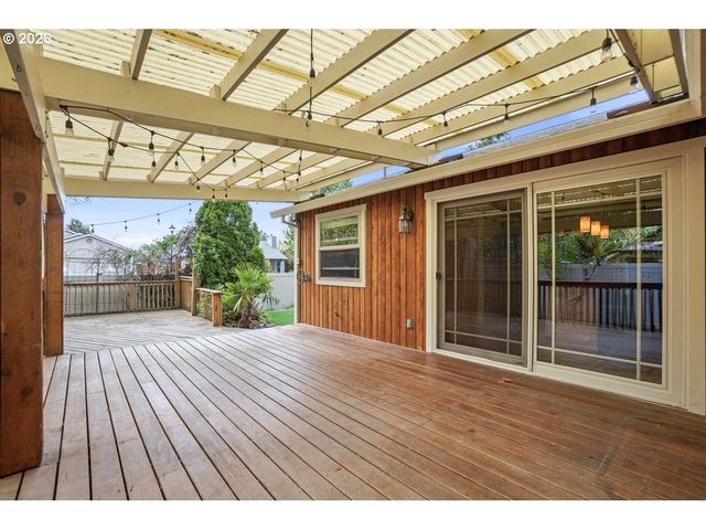 1214 Sw 213TH Ave, Beaverton, OR 97003