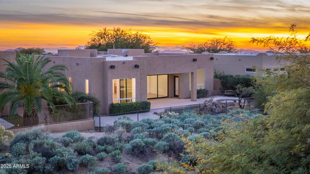 9686 E CINDER CONE Trail, Scottsdale, AZ 85262