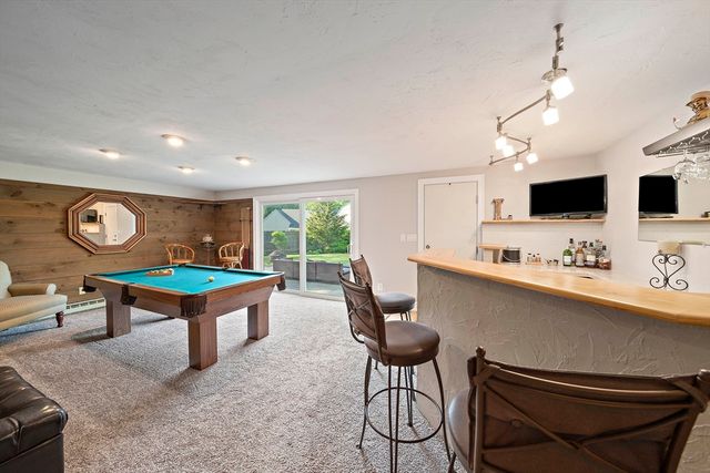 47 Candia St, Weymouth, MA 02189