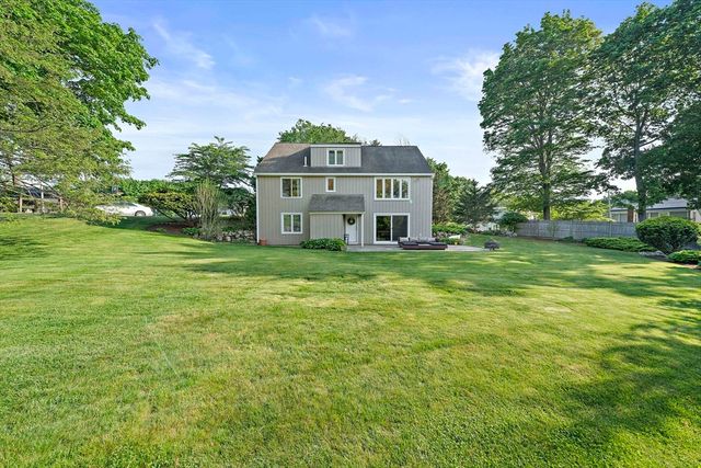 47 Candia St, Weymouth, MA 02189