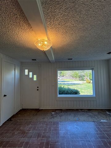 1216 Los Altos Lane, Duncanville, TX 75116