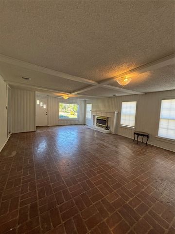 1216 Los Altos Lane, Duncanville, TX 75116