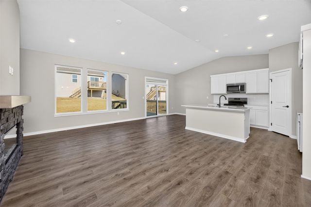 9461 Emilia Lane, West Des Moines, IA 50266