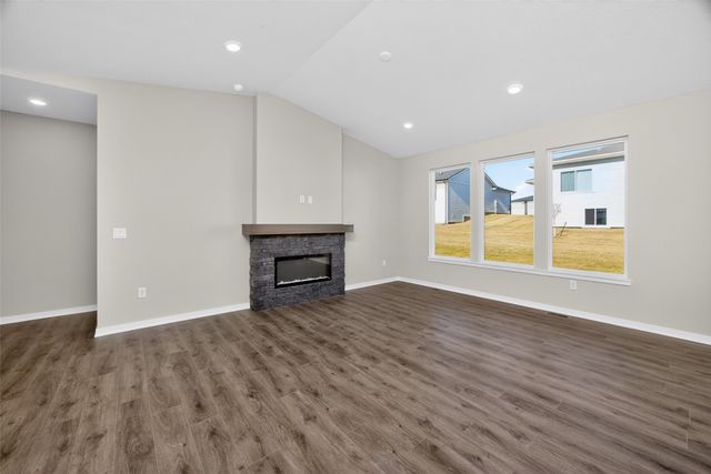 9461 Emilia Lane, West Des Moines, IA 50266