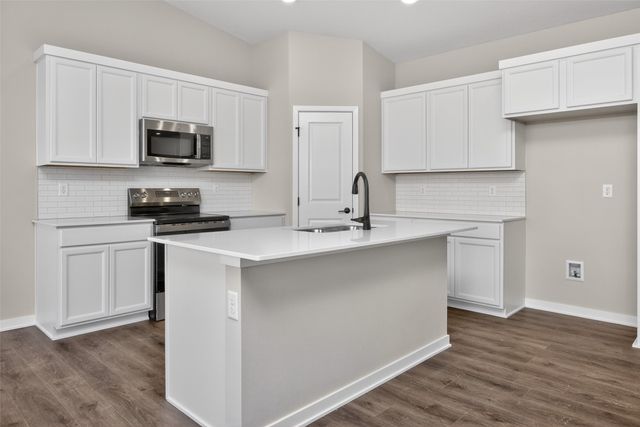 9461 Emilia Lane, West Des Moines, IA 50266