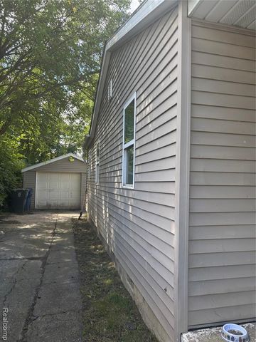 2836 Thom Street, Flint, MI 48506