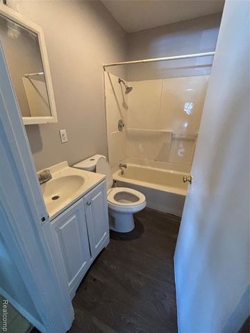 2836 Thom Street, Flint, MI 48506
