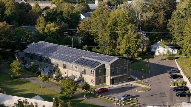 128 Vineyard Avenue 201, Highland, NY 12528