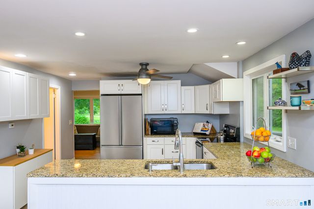 7 Silver Falls Road, East Lyme, CT 06333