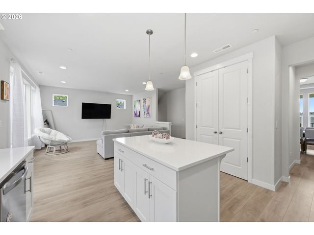 2757 ROCKROSE Ln, Eugene, OR 97403