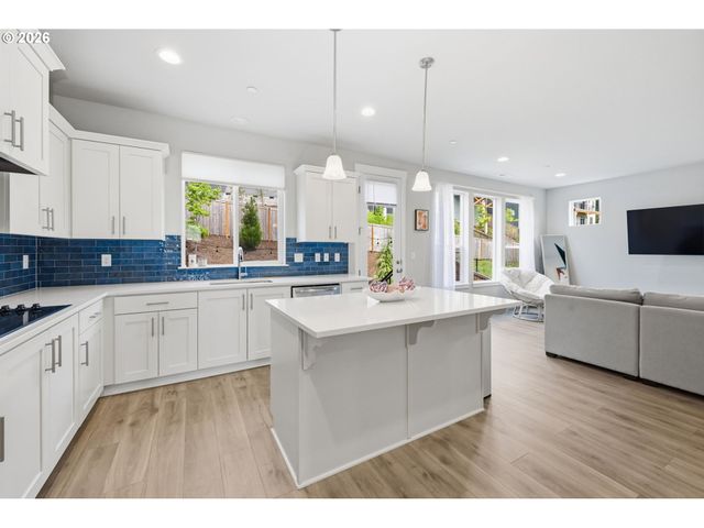 2757 ROCKROSE Ln, Eugene, OR 97403