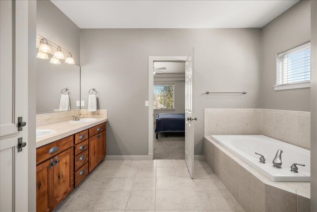 11113 E Gertrude Dr, Spokane Valley, WA 99206