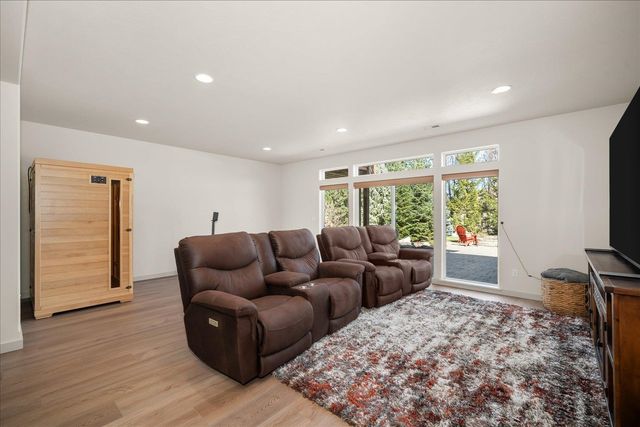 11113 E Gertrude Dr, Spokane Valley, WA 99206