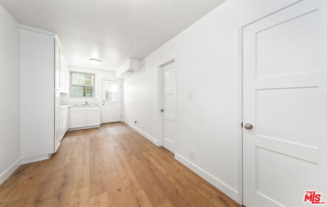 937 S Bedford Street, Los Angeles, CA 90035