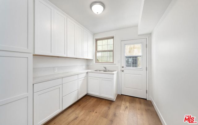 937 S Bedford Street, Los Angeles, CA 90035