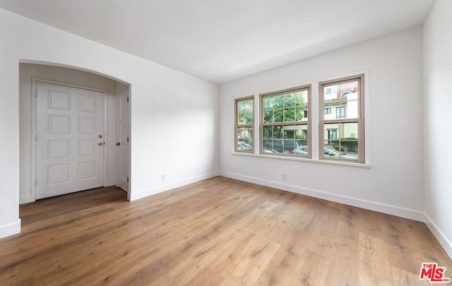 937 S Bedford Street, Los Angeles, CA 90035