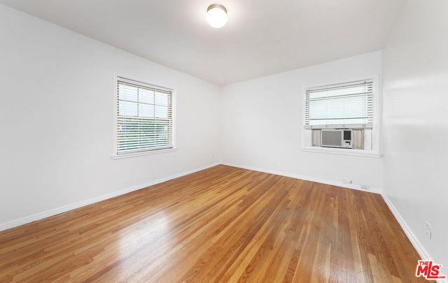 937 S Bedford Street, Los Angeles, CA 90035