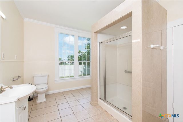 211 W Mesquite Avenue, Rogers, TX 76569
