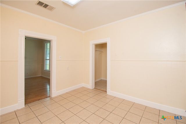 211 W Mesquite Avenue, Rogers, TX 76569