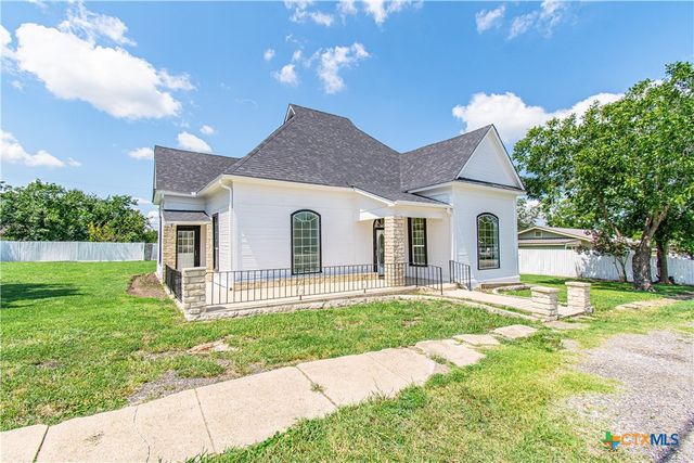 211 W Mesquite Avenue, Rogers, TX 76569