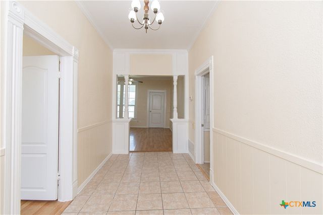 211 W Mesquite Avenue, Rogers, TX 76569