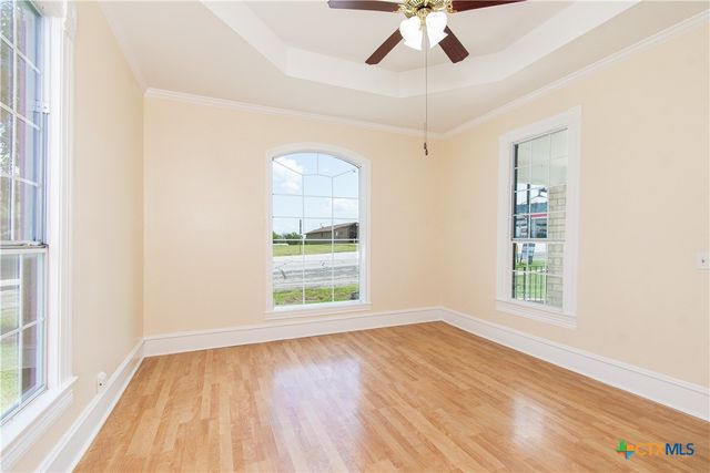 211 W Mesquite Avenue, Rogers, TX 76569