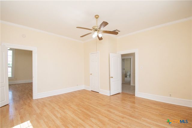 211 W Mesquite Avenue, Rogers, TX 76569