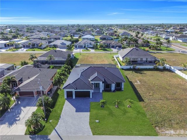 10 SW 35th AVE, Cape Coral, FL 33991