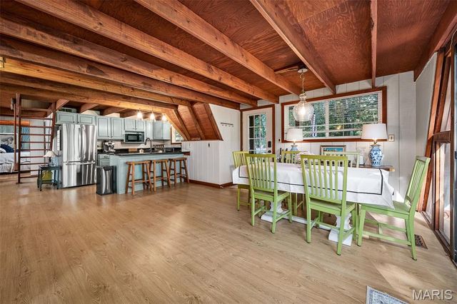 411 Cervina Beach Drive, Innsbrook, MO 63390