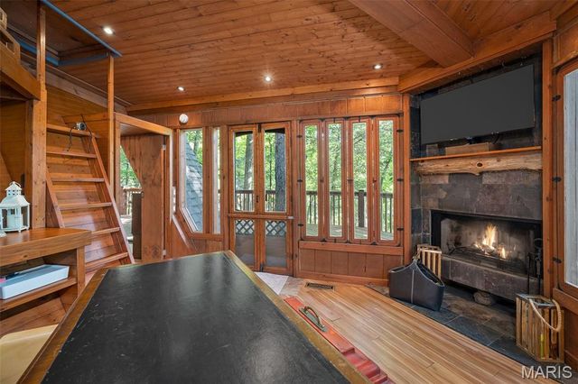 411 Cervina Beach Drive, Innsbrook, MO 63390