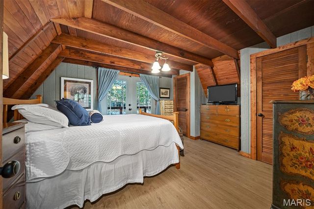 411 Cervina Beach Drive, Innsbrook, MO 63390