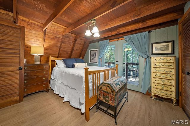 411 Cervina Beach Drive, Innsbrook, MO 63390