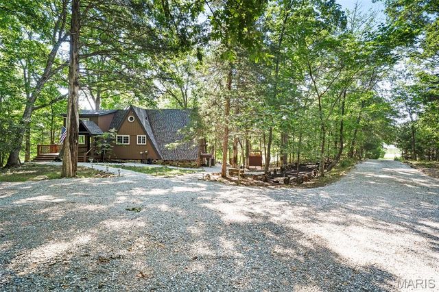 411 Cervina Beach Drive, Innsbrook, MO 63390