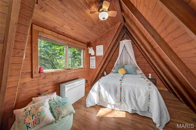 411 Cervina Beach Drive, Innsbrook, MO 63390