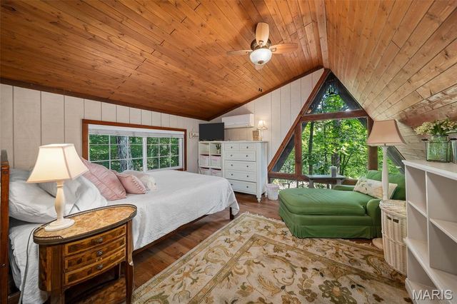 411 Cervina Beach Drive, Innsbrook, MO 63390