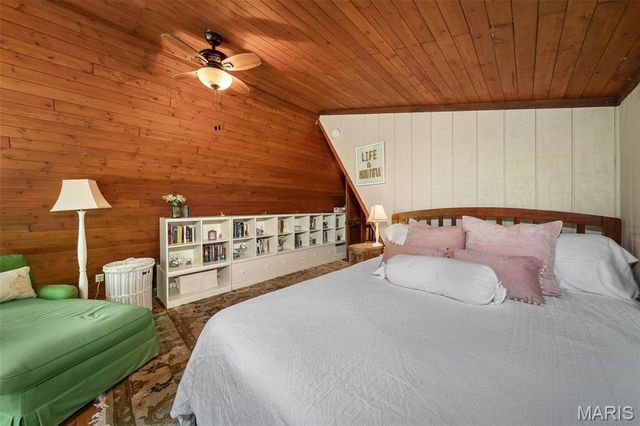 411 Cervina Beach Drive, Innsbrook, MO 63390