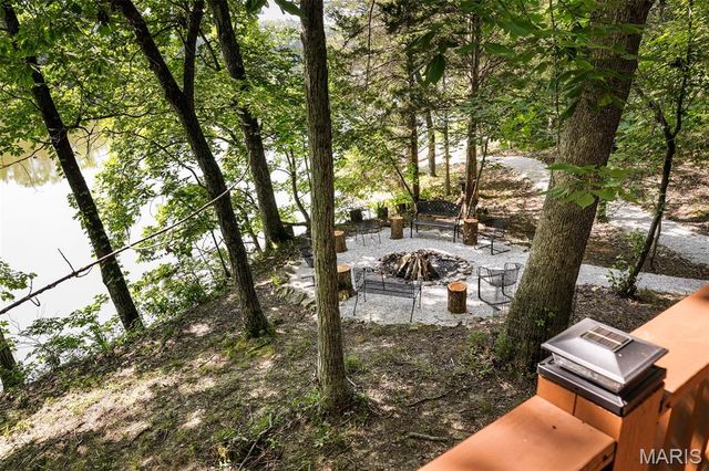 411 Cervina Beach Drive, Innsbrook, MO 63390