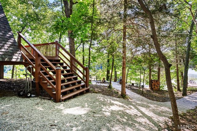 411 Cervina Beach Drive, Innsbrook, MO 63390