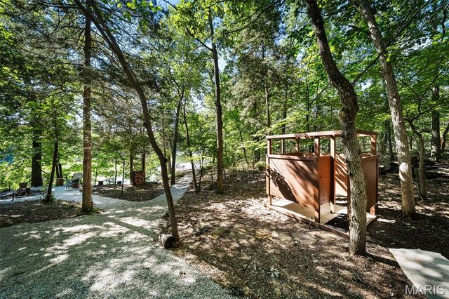 411 Cervina Beach Drive, Innsbrook, MO 63390