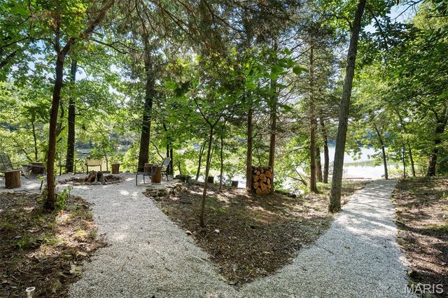 411 Cervina Beach Drive, Innsbrook, MO 63390