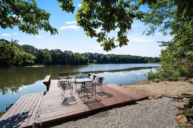 411 Cervina Beach Drive, Innsbrook, MO 63390