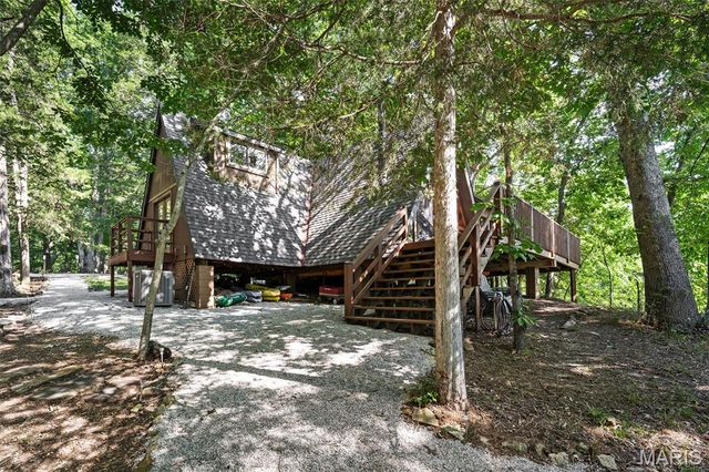 411 Cervina Beach Drive, Innsbrook, MO 63390