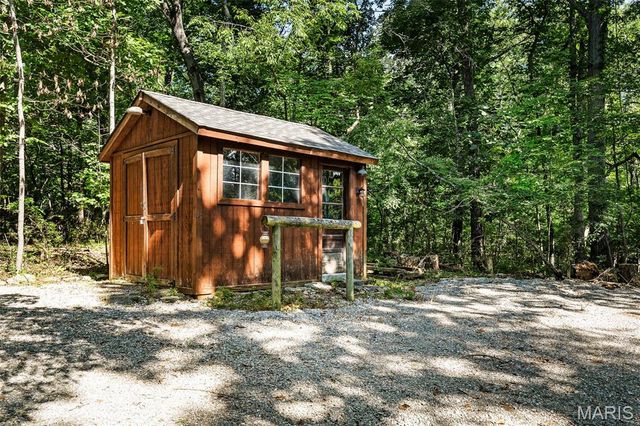 411 Cervina Beach Drive, Innsbrook, MO 63390
