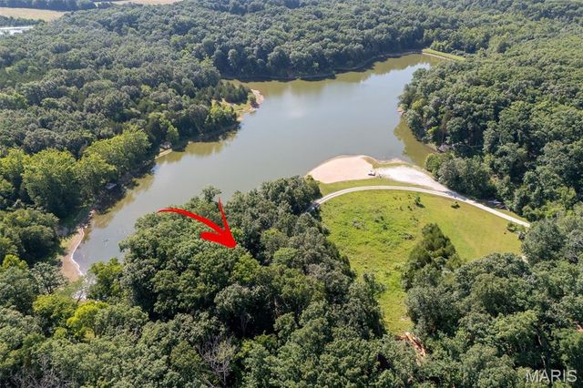 411 Cervina Beach Drive, Innsbrook, MO 63390