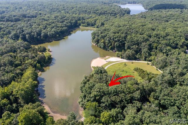 411 Cervina Beach Drive, Innsbrook, MO 63390